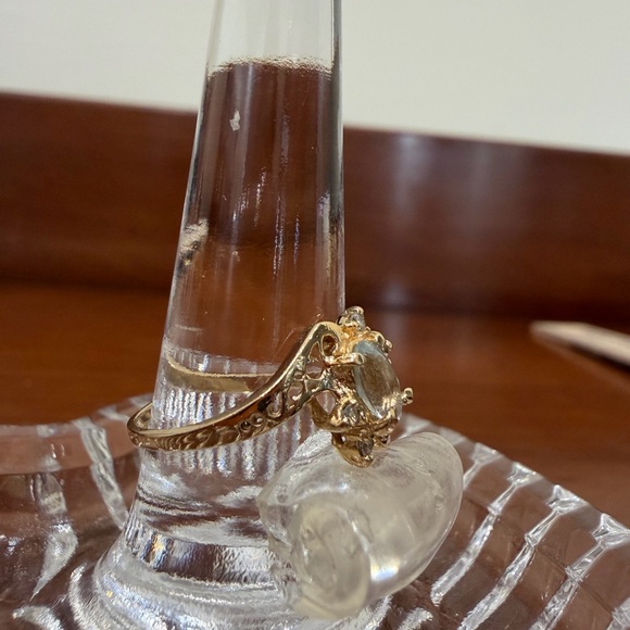 Elegant Vintage Aquamarine ring with diamond accents in 10k Gold - Picture 3 of 5